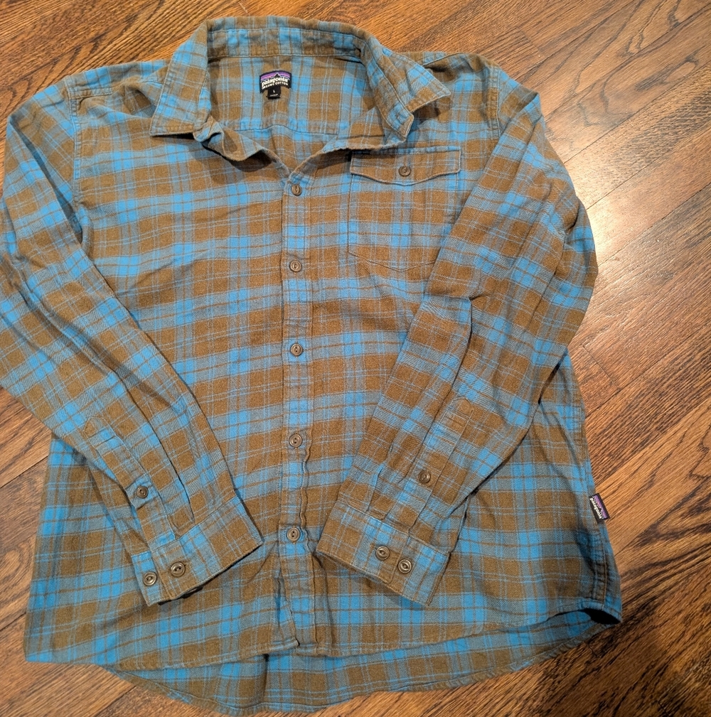 Patagonian Blue and Brown Plaid Men's Fjord Flannel Shirt